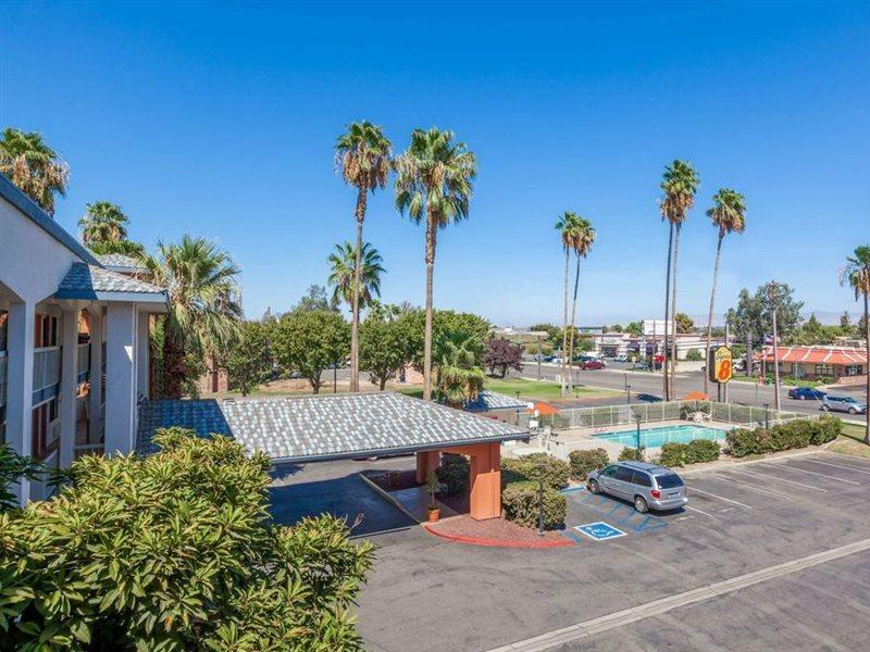 Super 8 By Wyndham Bakersfield/Central Exterior foto
