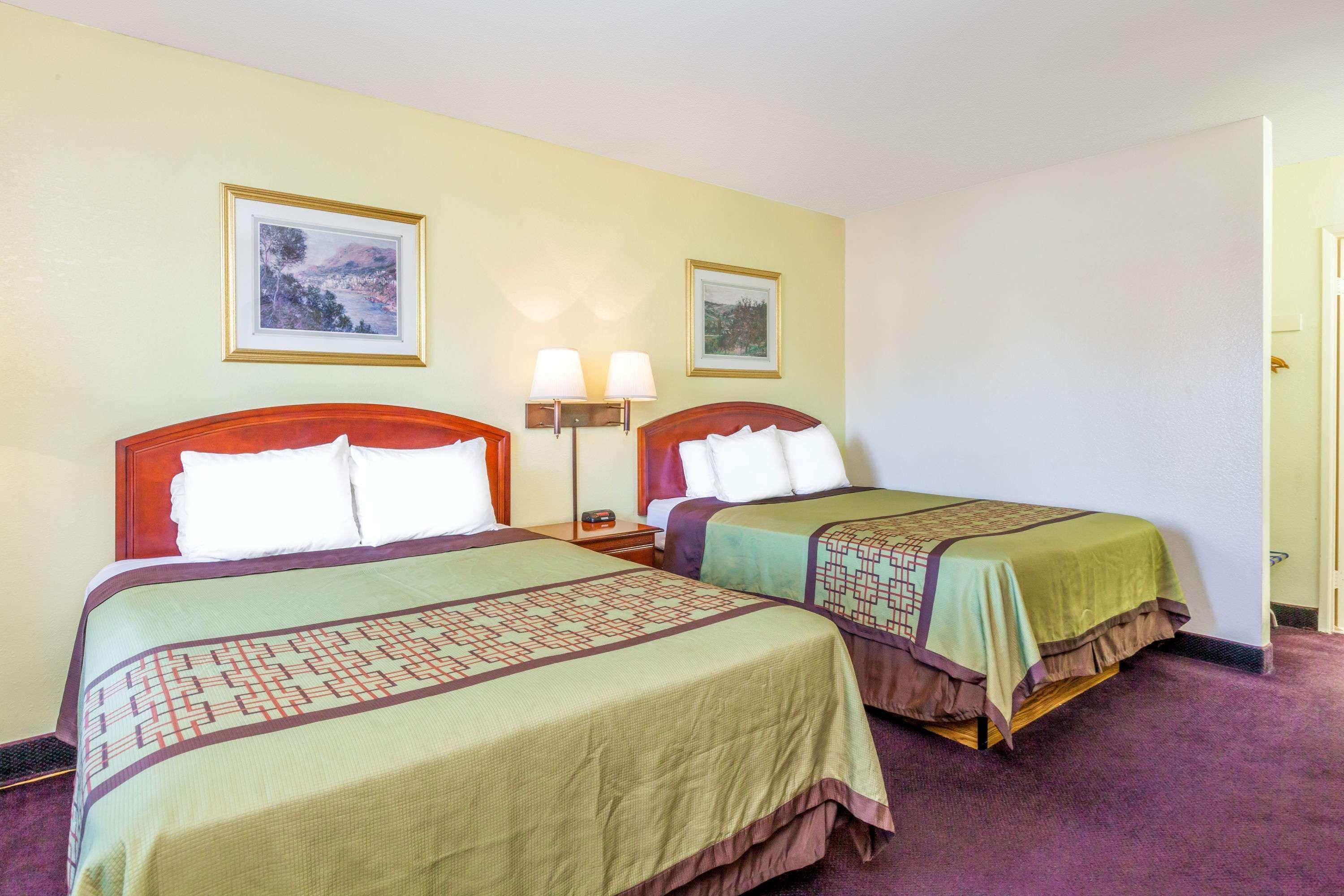 Super 8 By Wyndham Bakersfield/Central Exterior foto