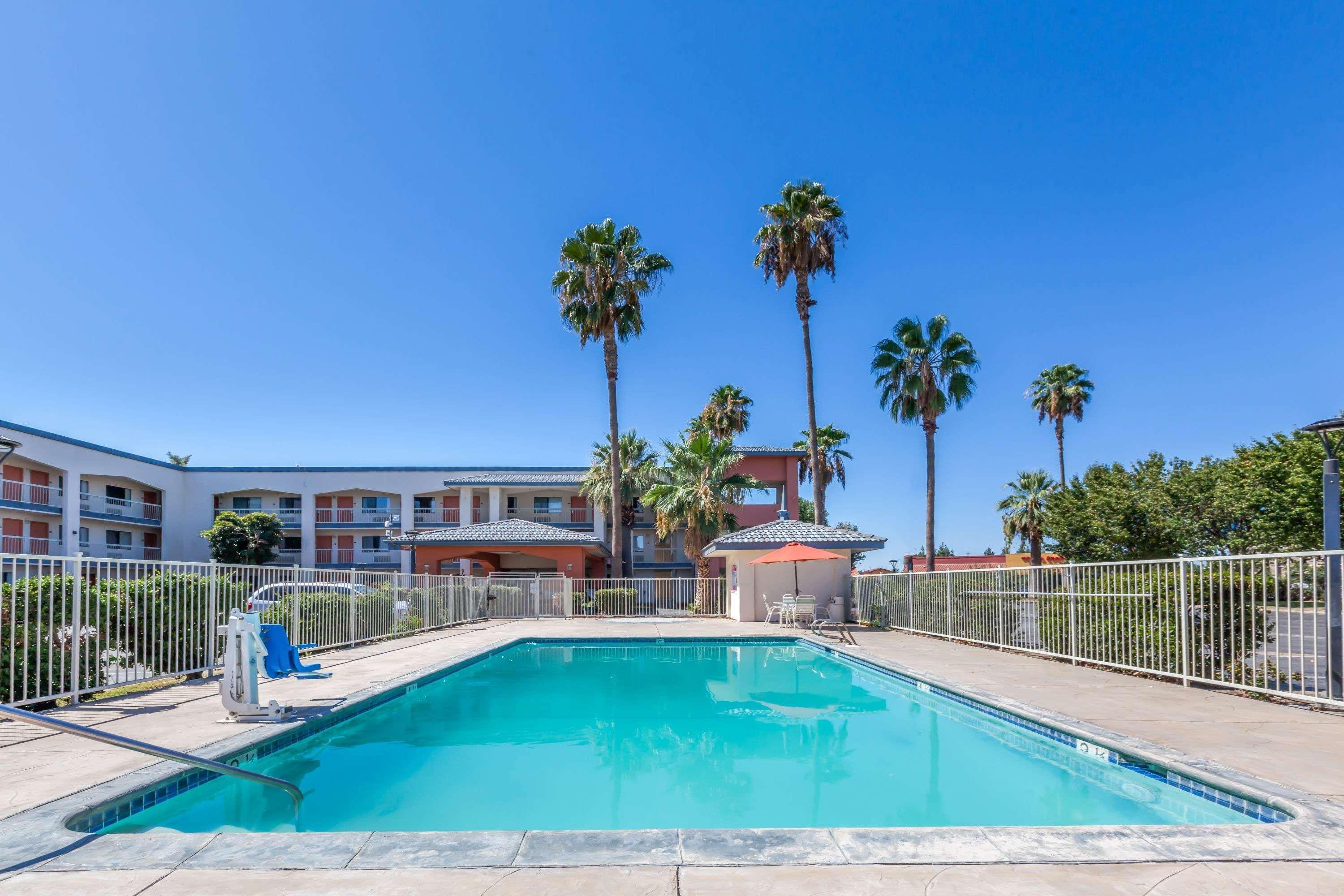 Super 8 By Wyndham Bakersfield/Central Exterior foto